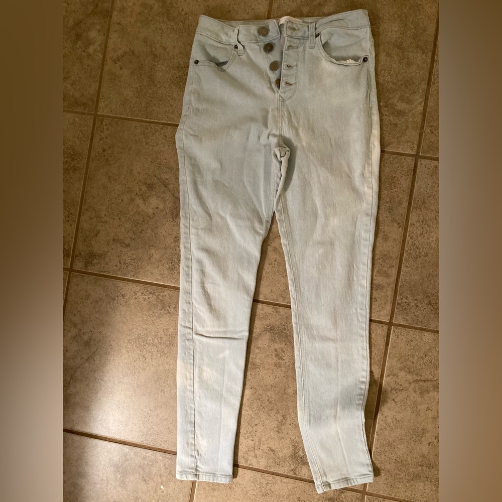 NO BOUNDARIES LIGHT BLUE N BLEACH COLOR JEANS